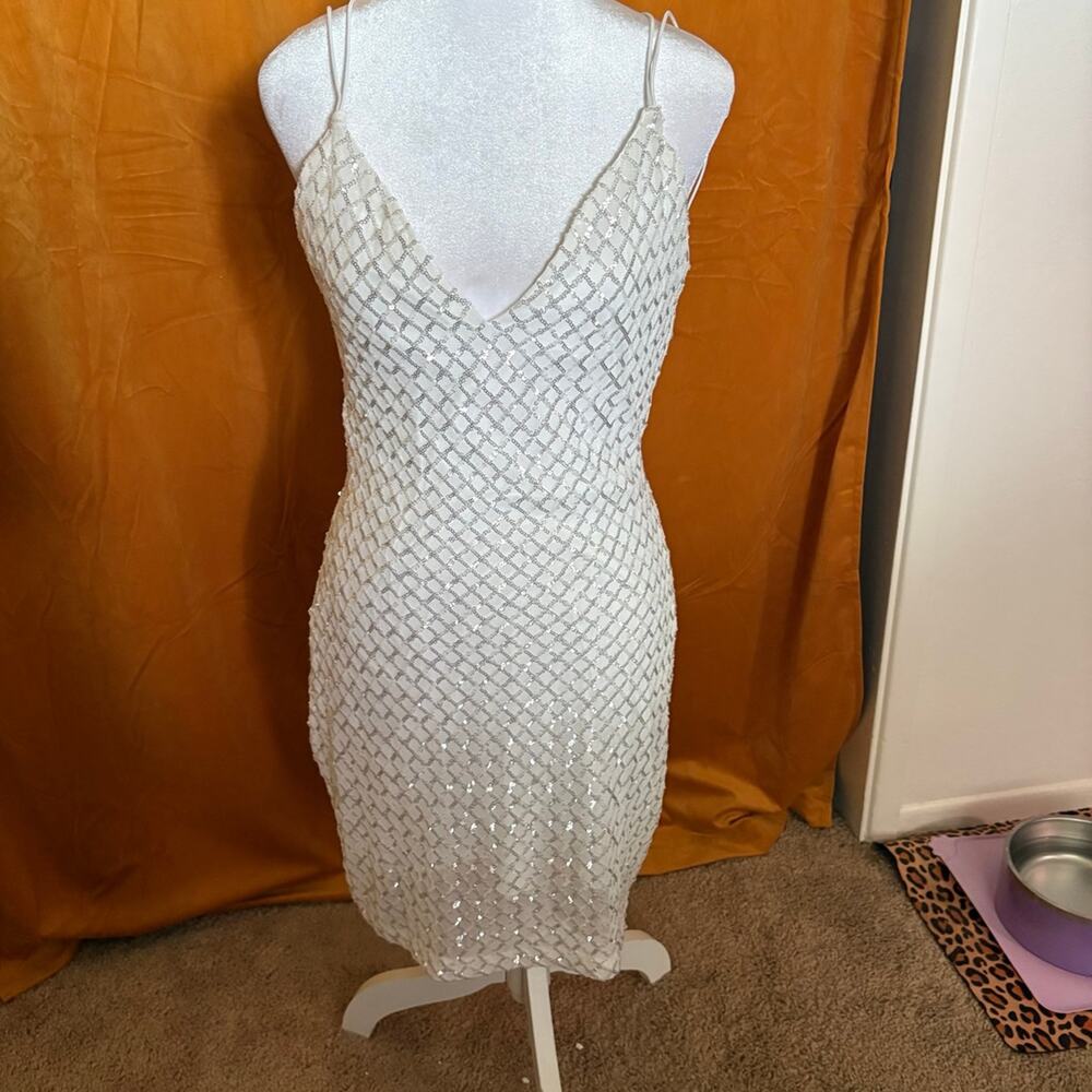 Windsor White Sequin Mini Dress Size Large Open Back Criss Cross